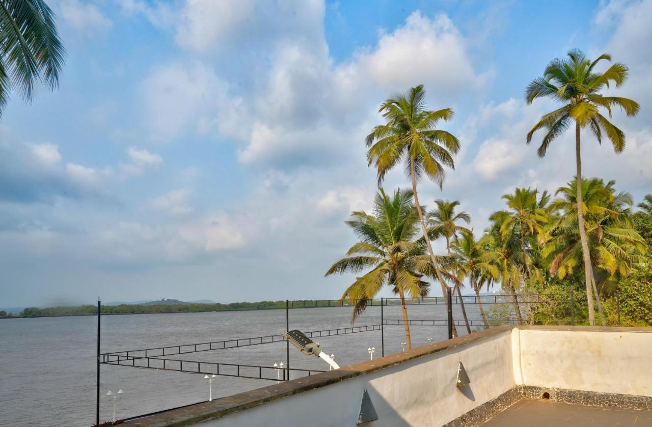 Blu Missel By The River Hotel Ribandar Exterior foto