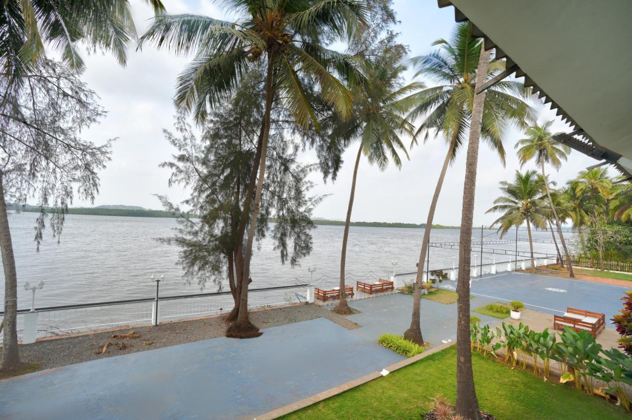 Blu Missel By The River Hotel Ribandar Exterior foto