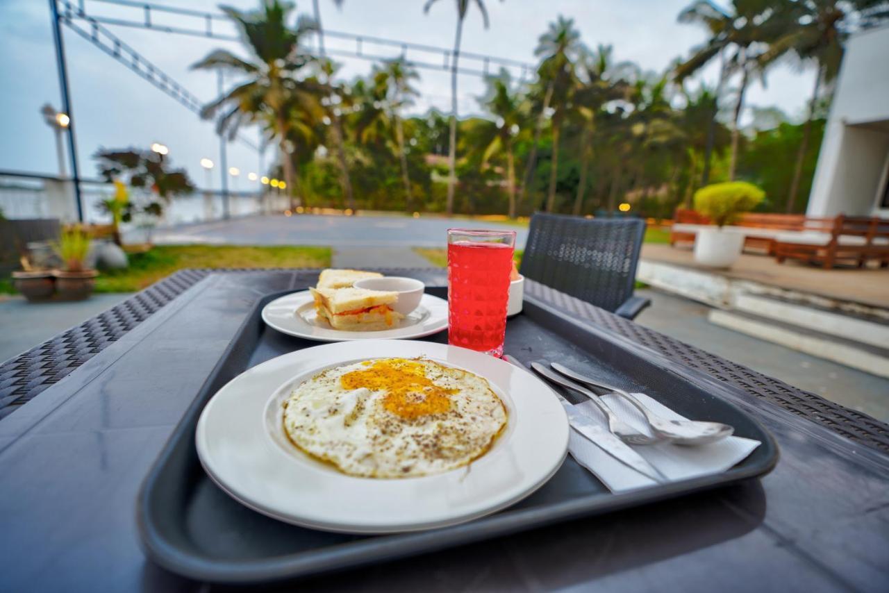 Blu Missel By The River Hotel Ribandar Exterior foto